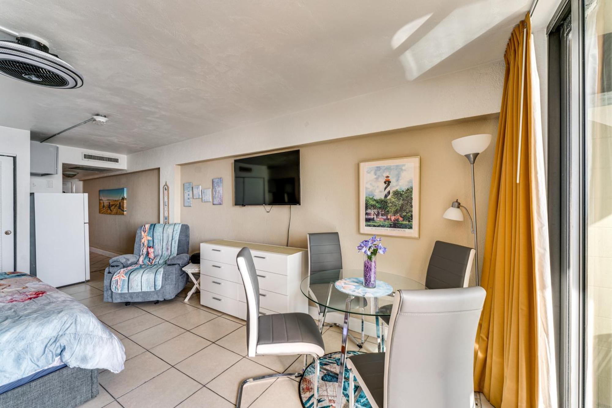 Daytona Beach Resort Studio With Beach Access! Exterior photo